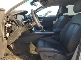 2022 Audi e-tron Premium z VIN WA1AAAGE7NB043670, wystawiony jako Copart lot #42147305 z przebiegiem 24 177 mil mil oraz Szkoda całkowita • Salvage title. Historia ofert i sprzedaży dostępna na DreamBid. Obrazek 7.