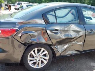 2012 Mazda 3 i Touring z VIN JM1BL1V78C1656263, wystawiony jako IAAI lot #42245893 z przebiegiem 161 723 mil mil oraz . Historia ofert i sprzedaży dostępna na DreamBid. Obrazek 6.
