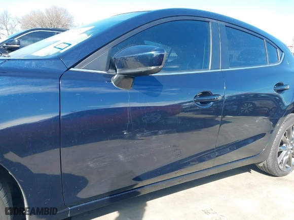 2018 Mazda Mazda3 5-Door Touring with VIN 3MZBN1L37JM272319, listed as a IAAI auction lot 41387550 with 21,376 mi miles. Bid and sale history available at carsss.com. Image 6.