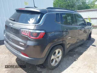 2018 Jeep Compass Latitude z VIN 3C4NJDBB7JT103901, wystawiony jako IAAI lot #42358749 z przebiegiem 91 083 mil mil oraz . Historia ofert i sprzedaży dostępna na DreamBid. Obrazek 4.
