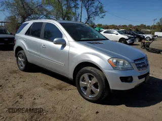 2006 Mercedes-Benz M 500 z VIN 4JGBB75E96A023923, wystawiony jako Copart lot #52966925 z przebiegiem 129 575 mil mil oraz Szkoda całkowita • Salvage title. Historia ofert i sprzedaży dostępna na DreamBid. Obrazek 4.