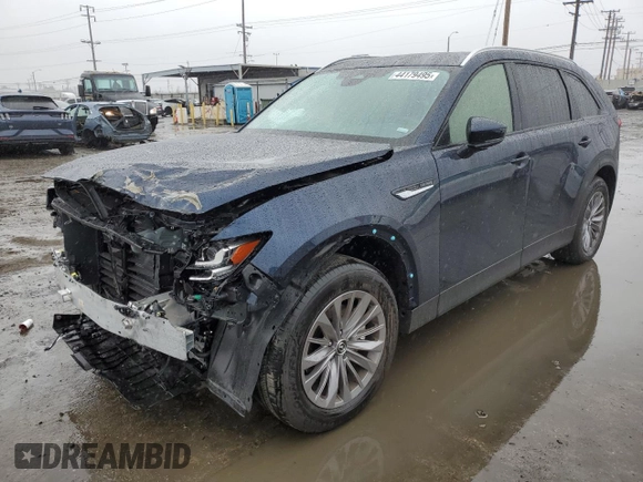2025 Mazda CX-90 Select z VIN JM3KKAHD3S1200651, wystawiony jako Copart lot #44179495 z przebiegiem Nie podano mil oraz Czysty tytuł • Clean title. Historia ofert i sprzedaży dostępna na DreamBid. Obrazek 1.