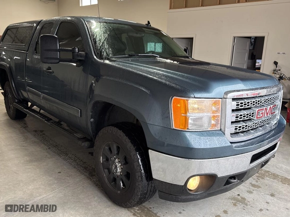 2013 GMC Sierra 2500HD SLE with VIN 1GT220C85DZ123816, listed as a Copart auction lot 50469575 with 332,182 mi miles and Clean Title. Bid and sale history available at carsss.com. Image 1.
