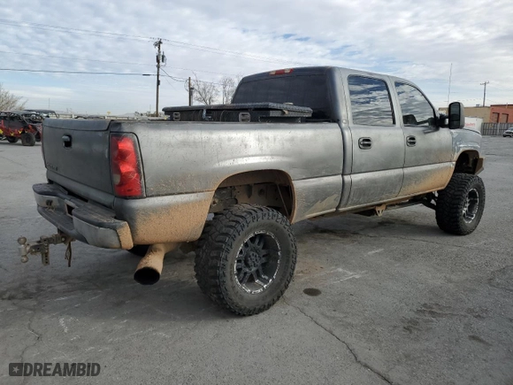 2006 Chevrolet Silverado 2500HD LT1 with VIN 1GCHK23D06F224317, listed as a Copart auction lot 84735874 with 200,346 mi miles and Salvage Title. Bid and sale history available at carsss.com. Image 3.