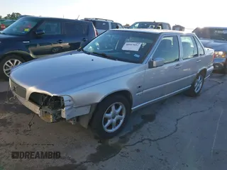 1998 Volvo S70 with VIN YV1LS5571W1502619, listed as a IAAI auction lot 40957692 with 268,926 mi miles. Bid and sale history available at carsss.com. Image 2.