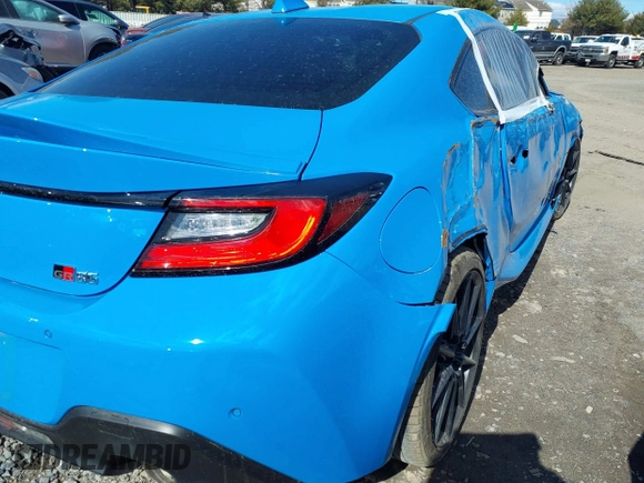 2023 Toyota GR86 Premium with VIN JF1ZNBF15P8759040, listed as a IAAI auction lot 40999063 with 27,951 mi miles. Bid and sale history available at carsss.com. Image 18.