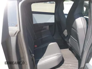 2024 Tesla Cybertruck Cyberbeast z VIN 7G2CEHEE1RA036094, wystawiony jako IAAI lot #42047976 z przebiegiem 13 mil mil oraz . Historia ofert i sprzedaży dostępna na DreamBid. Obrazek 8.