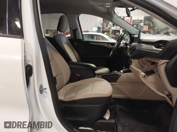 2021 Ford Escape SE Hybrid with VIN 1FMCU9BZ3MUA17452, listed as a IAAI auction lot 41626415 with 62,326 mi miles and . Bid and sale history available at DreamBid. Image 5.