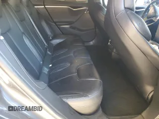 2017 Tesla Model S 60 z VIN 5YJSA1E18HF192715, wystawiony jako Copart lot #56851225 z przebiegiem 103 231 mil mil oraz Szkoda całkowita • Salvage title. Historia ofert i sprzedaży dostępna na DreamBid. Obrazek 10.