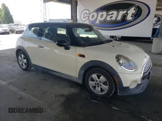 2017 MINI Hardtop Cooper with VIN WMWXP5C34H2G60846, listed as a Copart auction lot 56075995 with 94,643 mi miles and Clean Title. Bid and sale history available at DreamBid. Image 4.
