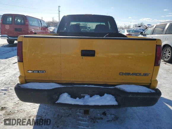 2002 Chevrolet S-10 LS with VIN 1GCDT19WX28158890, listed as a Copart auction lot 45664955 with 133,634 mi miles and Clean Title. Bid and sale history available at carsss.com. Image 6.