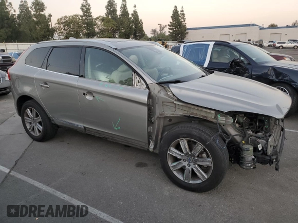 2016 Volvo XC60 T6 Drive-E z VIN YV449MDK4G2856889, wystawiony jako Copart lot #83114094 z przebiegiem 126 561 mil mil oraz Szkoda całkowita • Salvage title. Historia ofert i sprzedaży dostępna na DreamBid. Obrazek 4.