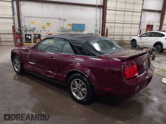 2005 Ford Mustang Deluxe with VIN 1ZVFT84N555227763, listed as a IAAI auction lot 41692270 with 150,423 mi miles. Bid and sale history available at carsss.com. Image 3.