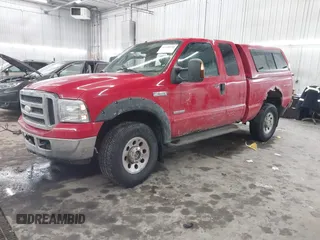 2005 Ford F-250 XL с VIN 1FTSX21P35EA21043, выставлен на аукционе IAAI как лот 41348530 с пробегом 133 202 миль миль и . История ставок и продаж доступна на DreamBid. Изображение 18.