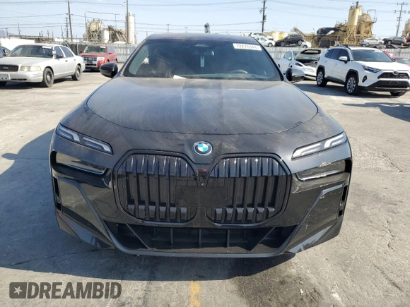 2024 BMW i7 eDrive50 z VIN WBY43EJ06RCP21065, wystawiony jako Copart lot #72276944 z przebiegiem 21 066 mil mil oraz Szkoda całkowita • Salvage title. Historia ofert i sprzedaży dostępna na DreamBid. Obrazek 5.