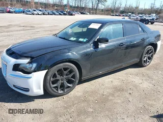 2021 Chrysler 300 with VIN 2C3CCABG8MH606625, listed as a IAAI auction lot 41843582 with 91,685 mi miles. Bid and sale history available at carsss.com. Image 17.