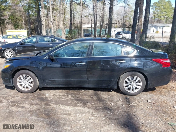 2017 Nissan Altima 2.5 SR with VIN 1N4AL3AP7HC236587, listed as a IAAI auction lot 41591452 with 101,429 mi miles. Bid and sale history available at carsss.com. Image 15.