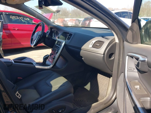 2015 Volvo S60 T5 Premier with VIN YV1612TB3F2315107, listed as a IAAI auction lot 41911081 with 121,149 mi miles. Bid and sale history available at carsss.com. Image 5.