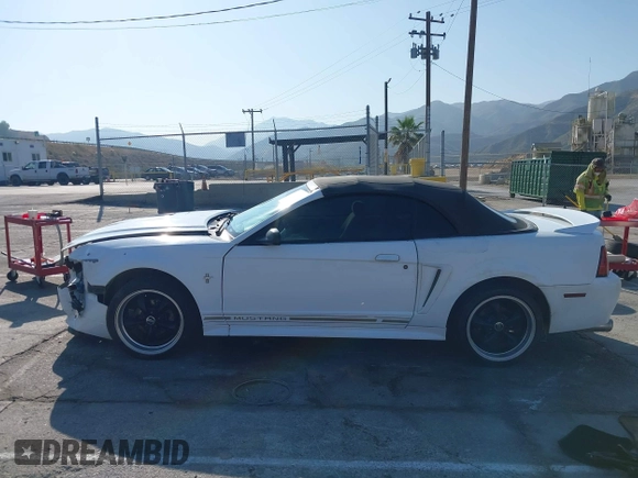2000 Ford Mustang with VIN 1FAFP4441YF251618, listed as a IAAI auction lot 42439813 with 197,178 mi miles and . Bid and sale history available at DreamBid. Image 14.