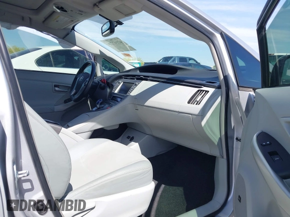 2015 Toyota Prius Four with VIN JTDKN3DU2F1899374, listed as a IAAI auction lot 42147786 with 136,787 mi miles and . Bid and sale history available at DreamBid. Image 5.