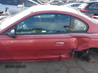 1996 Ford Mustang GT с VIN 1FALP42X2TF163881, выставлен на аукционе IAAI как лот 42342549 с пробегом 92 660 миль миль и . История ставок и продаж доступна на DreamBid. Изображение 14.
