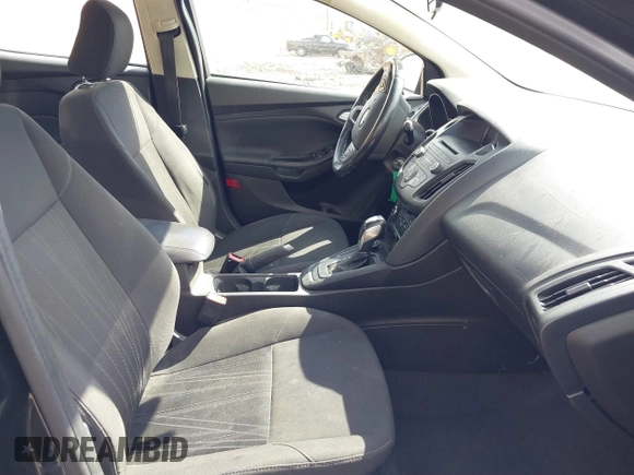 2016 Ford Focus SE with VIN 1FADP3F29GL209601, listed as a IAAI auction lot 41744560 with 68,058 mi miles. Bid and sale history available at carsss.com. Image 5.