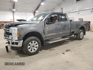 2023 Ford F-250 XL z VIN 1FT7X2BN1PEE10883, wystawiony jako Copart lot #51453135 z przebiegiem Nie podano mil oraz Szkoda całkowita • Salvage title. Historia ofert i sprzedaży dostępna na DreamBid. Obrazek 1.