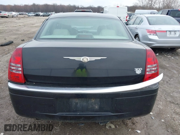 2006 Chrysler 300 C with VIN 2C3KA63H06H189591, listed as a IAAI auction lot 41810691 with 184,465 mi miles. Bid and sale history available at carsss.com. Image 17.