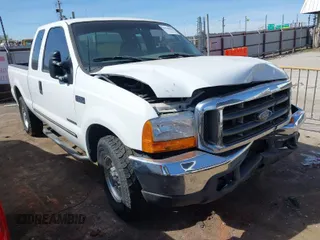 2000 Ford F-250 XL z VIN 1FTNX20F6YEB54843, wystawiony jako IAAI lot #41818448 z przebiegiem 225 355 mil mil oraz . Historia ofert i sprzedaży dostępna na DreamBid. Obrazek 1.