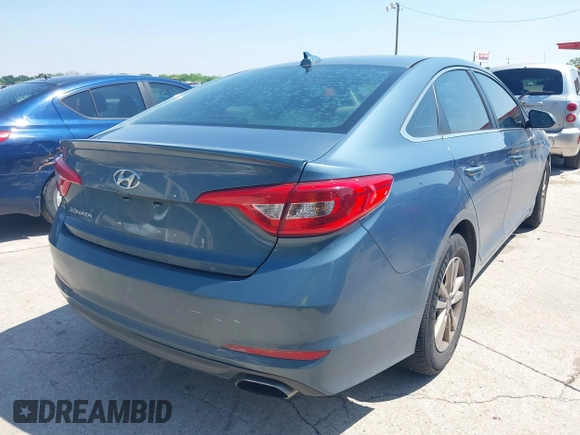 2015 Hyundai Sonata SE z VIN 5NPE24AF2FH243041, wystawiony jako IAAI lot #41978209 z przebiegiem 132 606 mil mil oraz . Historia ofert i sprzedaży dostępna na DreamBid. Obrazek 4.