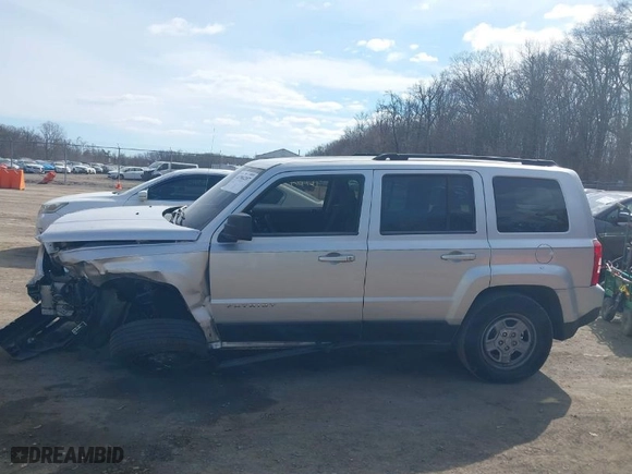 2012 Jeep Patriot Sport with VIN 1C4NJRBB9CD661724, listed as a IAAI auction lot 41704207 with 169,665 mi miles. Bid and sale history available at carsss.com. Image 14.