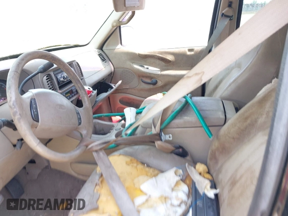 2002 Ford Expedition Eddie Bauer with VIN 1FMEU17W32LA67991, listed as a IAAI auction lot 42187426 with Not provided miles and . Bid and sale history available at DreamBid. Image 14.