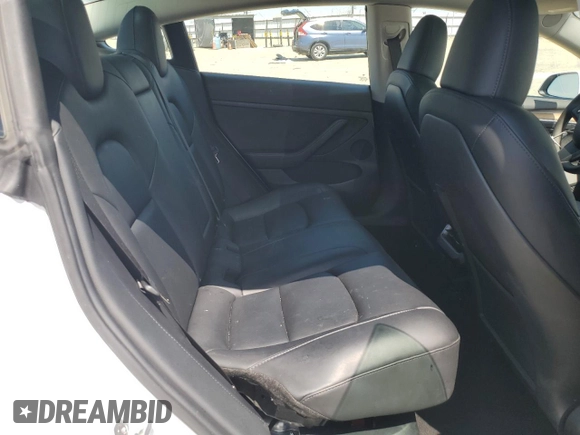 2023 Tesla Model 3 z VIN 5YJ3E1EA1PF684526, wystawiony jako Copart lot #50915345 z przebiegiem 14 109 mil mil oraz Szkoda całkowita • Salvage title. Historia ofert i sprzedaży dostępna na DreamBid. Obrazek 10.
