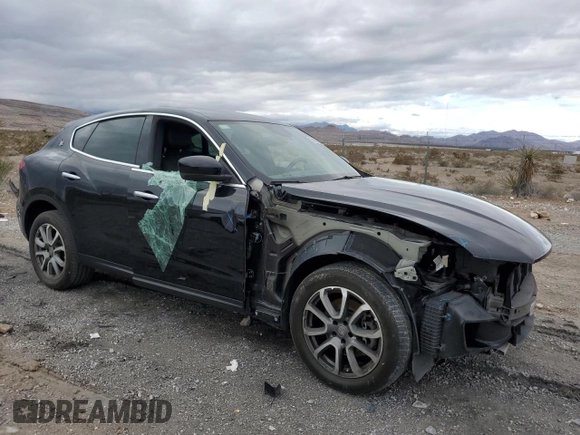 2018 Maserati Levante with VIN ZN661XUA6JX292084, listed as a Copart auction lot 39406264 with 44,039 mi miles. Bid and sale history available at carsss.com. Image 4.