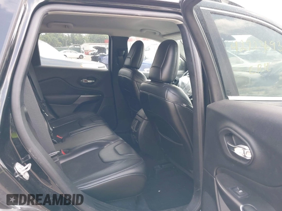 2019 Jeep Cherokee Latitude Plus z VIN 1C4PJLLB5KD316077, wystawiony jako IAAI lot #42723693 z przebiegiem 103 758 mil mil oraz . Historia ofert i sprzedaży dostępna na DreamBid. Obrazek 8.