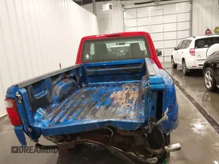 2005 Ford Ranger XLT z VIN 1FTZR45E15PA52471, wystawiony jako IAAI lot #41478665 z przebiegiem Nie podano mil oraz . Historia ofert i sprzedaży dostępna na DreamBid. Obrazek 17.