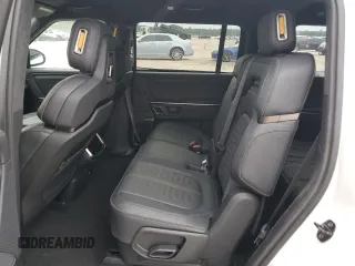 2024 Rivian R1S Adventure z VIN 7PDSGABA7RN034025, wystawiony jako Copart lot #55949335 z przebiegiem 14 429 mil mil oraz Szkody całkowita. Historia ofert i sprzedaży dostępna na DreamBid. Obrazek 11.