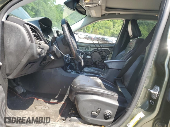 2021 Jeep Cherokee Trailhawk z VIN 1C4PJMBX0MD185078, wystawiony jako Copart lot #63264765 z przebiegiem 92 393 mil mil oraz Szkoda całkowita • Salvage title. Historia ofert i sprzedaży dostępna na DreamBid. Obrazek 7.