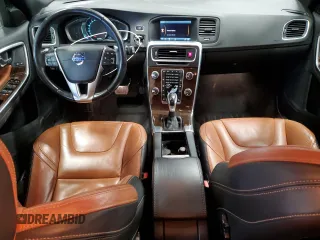 2015 Volvo V60 z VIN YV1612SC8F1212622, wystawiony jako Copart lot #58492135 z przebiegiem 114 137 mil mil oraz Tytuł czysty. Historia ofert i sprzedaży dostępna na DreamBid. Obrazek 8.