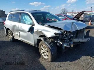 2011 Toyota Highlander z VIN 5TDBK3EH5BS064375, wystawiony jako IAAI lot #41875226 z przebiegiem 167 987 mil mil oraz . Historia ofert i sprzedaży dostępna na DreamBid. Obrazek 1.
