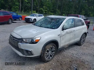 2019 Mitsubishi Outlander SE z VIN JA4AP4AU3KU024663, wystawiony jako IAAI lot #42124190 z przebiegiem Nie podano mil oraz . Historia ofert i sprzedaży dostępna na DreamBid. Obrazek 2.