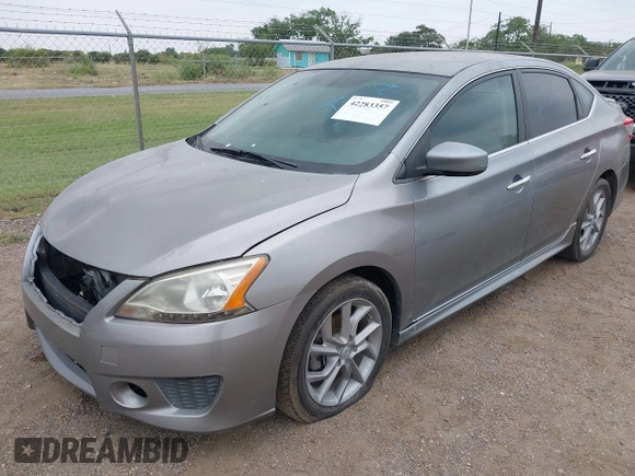 2013 Nissan Sentra SR z VIN 3N1AB7AP9DL657183, wystawiony jako IAAI lot #42283357 z przebiegiem 109 077 mil mil oraz . Historia ofert i sprzedaży dostępna na DreamBid. Obrazek 2.