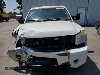 2006 Nissan Titan SE z VIN 1N6AA07A06N535614, wystawiony jako Copart lot #59762005 z przebiegiem 130 296 mil mil oraz Szkoda całkowita • Salvage title. Historia ofert i sprzedaży dostępna na DreamBid. Obrazek 5.