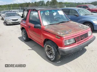 1995 Geo Tracker z VIN 2CNBE18U4S6935826, wystawiony jako IAAI lot #42072913 z przebiegiem 183 092 mil mil oraz . Historia ofert i sprzedaży dostępna na DreamBid. Obrazek 1.