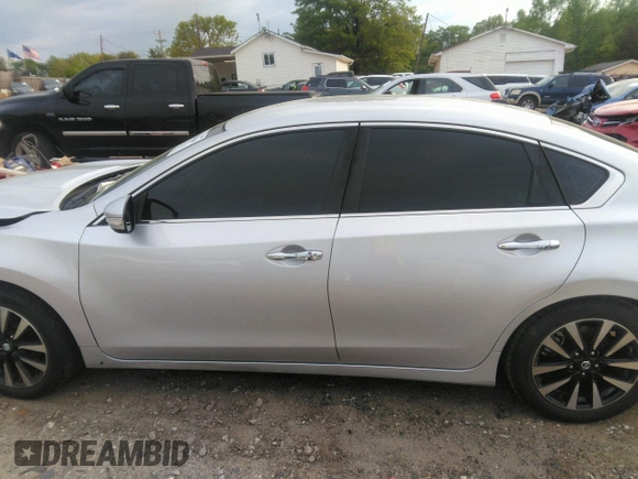 2018 Nissan Altima SR with VIN 1N4AL3AP8JC245501, listed as a IAAI auction lot 42026160 with 114,022 mi miles and . Bid and sale history available at carsss.com. Image 14.