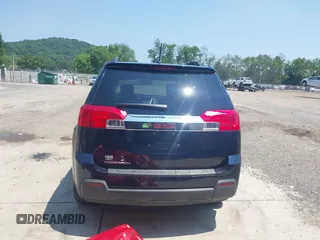 2015 GMC Terrain SLE z VIN 2GKALREK1F6348887, wystawiony jako IAAI lot #42474245 z przebiegiem 101 107 mil mil oraz . Historia ofert i sprzedaży dostępna na DreamBid. Obrazek 17.