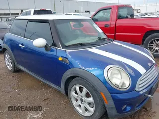 2007 MINI Hardtop z VIN WMWMF33507TT58780, wystawiony jako IAAI lot #42504014 z przebiegiem Nie podano mil oraz . Historia ofert i sprzedaży dostępna na DreamBid. Obrazek 1.