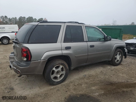 2008 Chevrolet TrailBlazer LT w/1LT with VIN 1GNDS13S382203258, listed as a Copart auction lot 85283464 with 221,072 mi miles and Salvage Title. Bid and sale history available at carsss.com. Image 3.