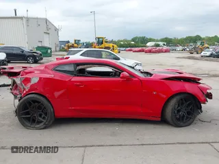 2016 Chevrolet Camaro 2SS с VIN 1G1FH1R74G0181275, выставлен на аукционе IAAI как лот 42321153 с пробегом Не указан миль и . История ставок и продаж доступна на DreamBid. Изображение 14.