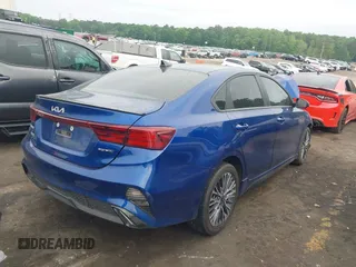 2024 Kia Forte GT-Line z VIN 3KPF54ADXRE758646, wystawiony jako IAAI lot #42105696 z przebiegiem Nie podano mil oraz . Historia ofert i sprzedaży dostępna na DreamBid. Obrazek 4.